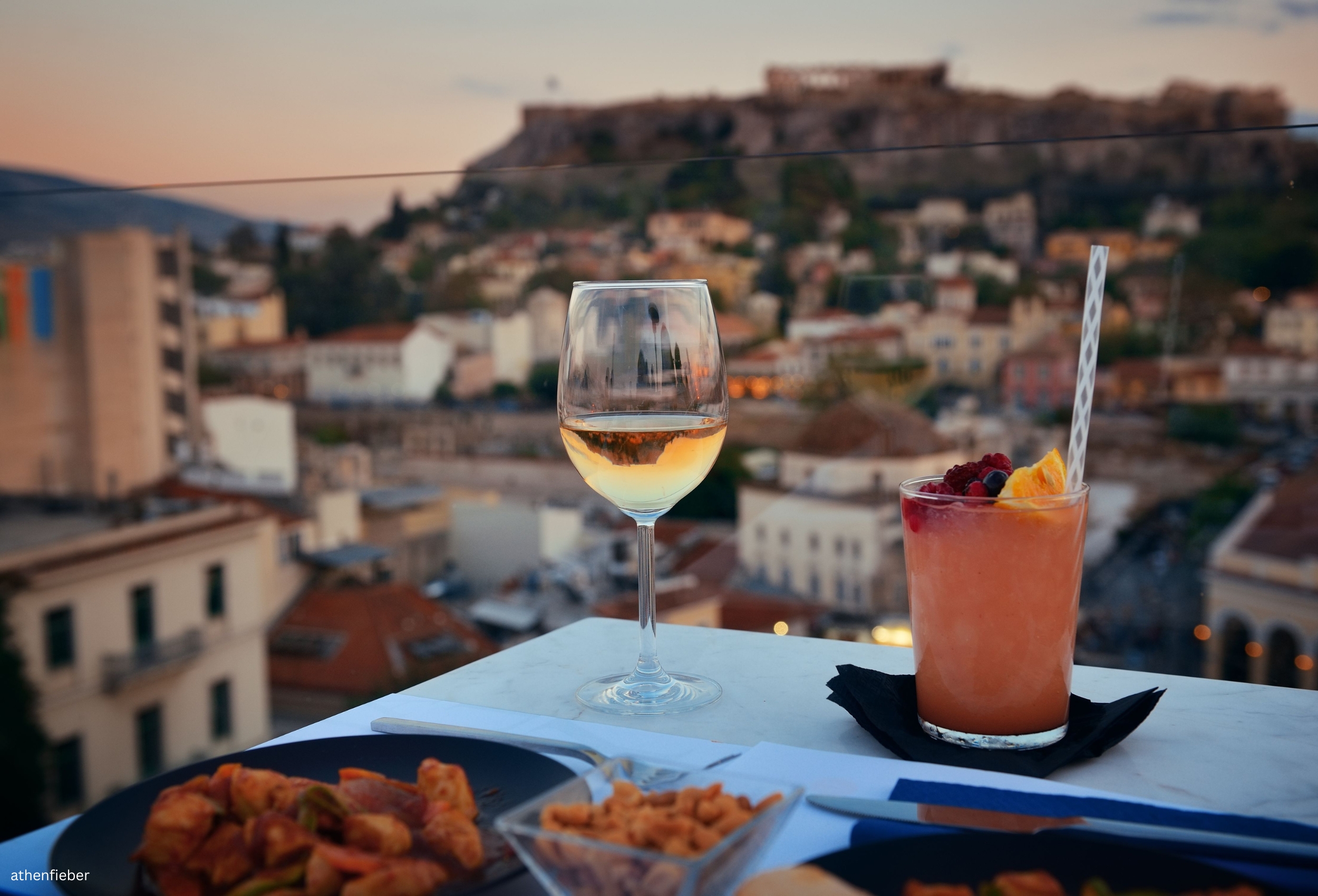 Rooftop-Bars in Athen mit Akropolis-Blick